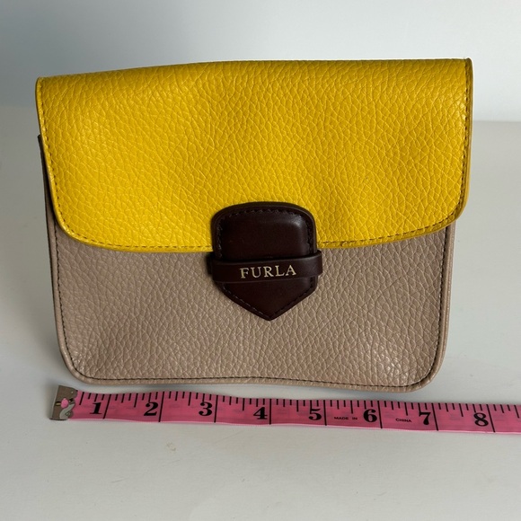 Furla Ltd Edition Collectible Amenity Cosmetic Bag Clutch Faux Leather Yellow - Picture 4 of 6